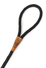 Load image into Gallery viewer, Dog leash in black rope with metal clip and leather features
